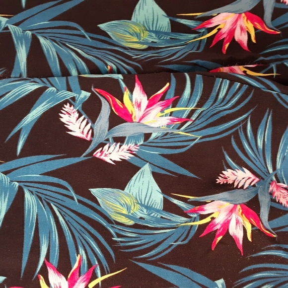 Capris - Picture 3 of 4